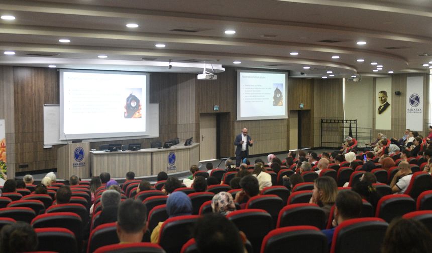 Sakarya Üniversitesinde akademik dergilerde yayın stratejileri konuşuldu