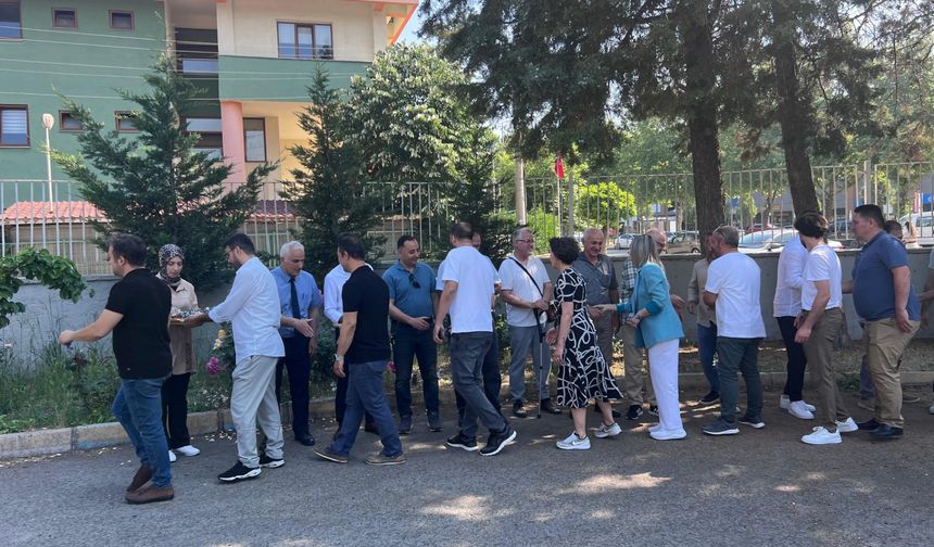 Serdivan Maarif ailesi bayramlaştı