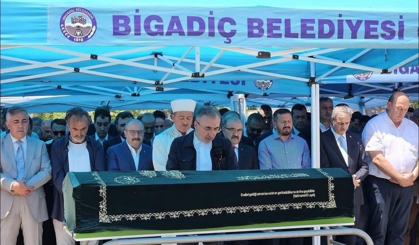 Fatih Turan babasının cenaze namazını kıldırdı