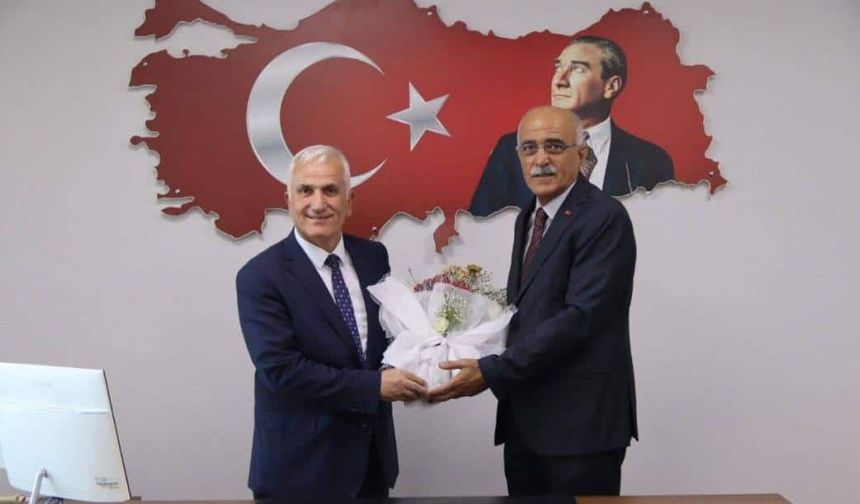 Arifiye İlçe Milli Eğitim Müdürlüğü’nde devir teslim töreni