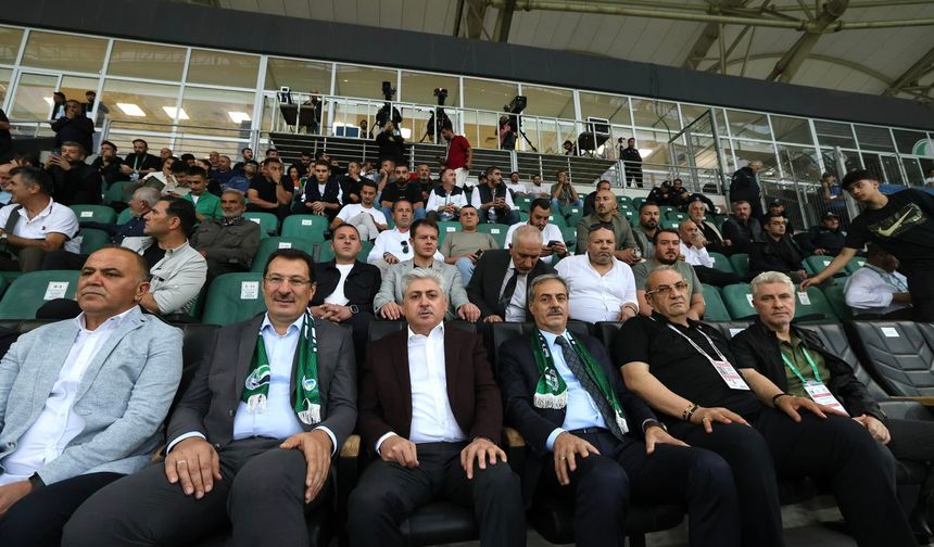 Sakaryaspor'u yalnız bırakmadılar!