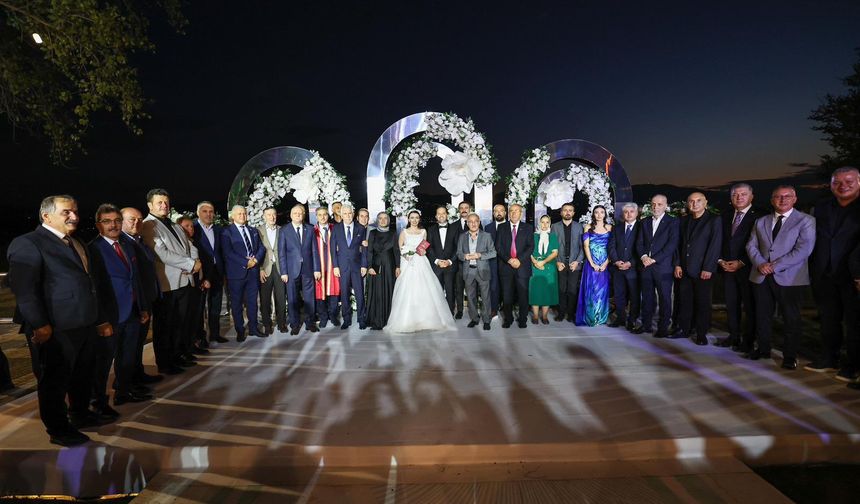 Erdal Erdem'in mutlu günü: Protokol bu düğünde buluştu