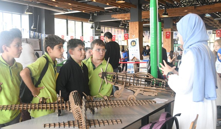 Ortaokul ve lise Öğrencileri SAÜ’de deneylerle bilimi keşfetti