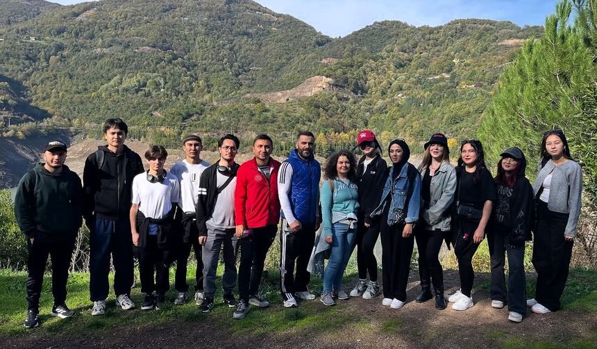 SUBÜ öğrencileri Yuvacık’ta doğa yürüyüşü yaptı