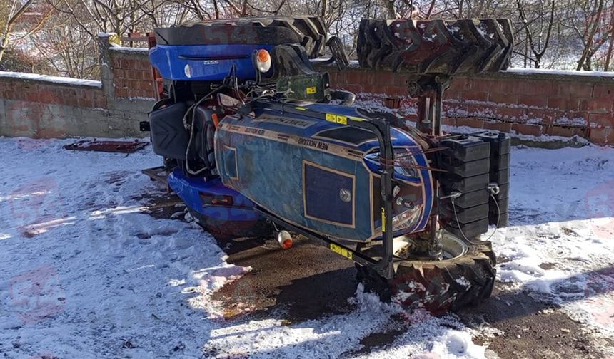 Serdivan'da traktör kazası: 1'i ağır 2 yaralı