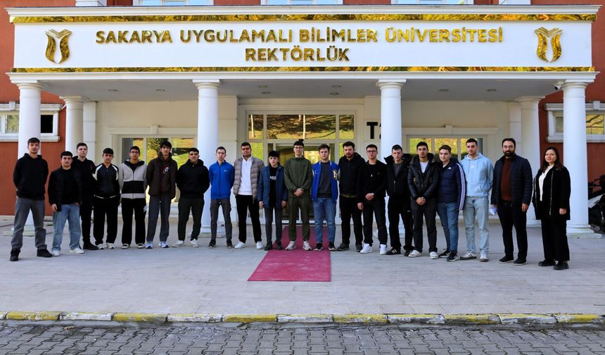 Meslek lisesi öğrencileri SUBÜ’nün imkânlarını tanıdı