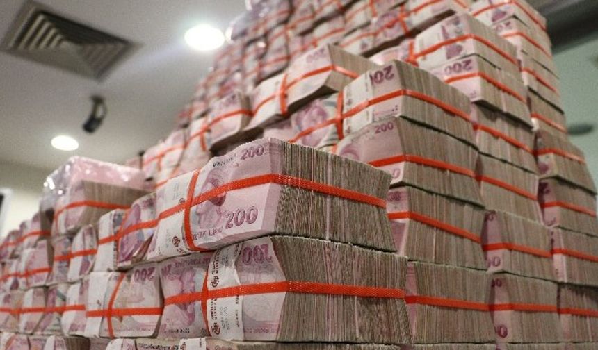 Bütçe 214,5 milyar TL açık verdi