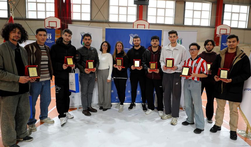 Üniversiteler arası turnuva başarıları ödüllendirildi