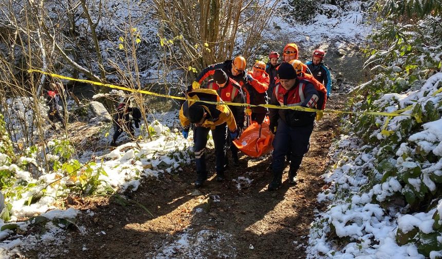 Ormanda dere yatağında ölü bulundu