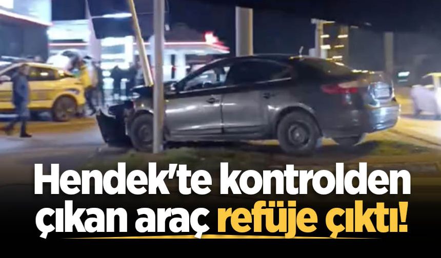 Hendek'te kontrolden çıkan araç refüje çıktı!