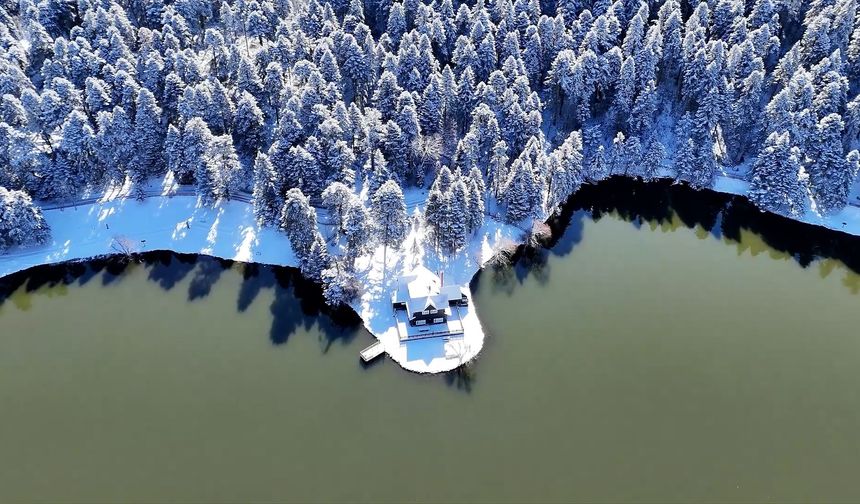 Gölcük Tabiat Parkı beyaza büründü