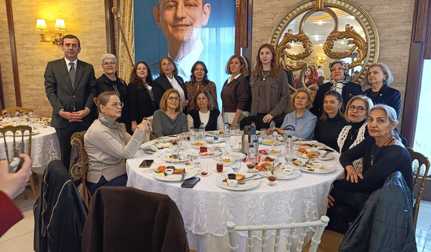 CHP İl Kadın Kollarından dayanışma kahvaltısı
