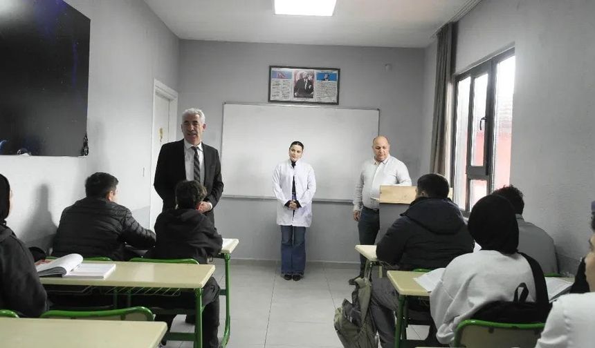 Akyazı Milli Eğitim Müdürü'nden okullara ziyaret