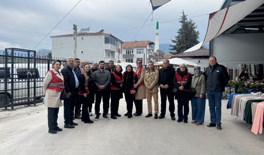 CHP’li kadınlar bu hafta Pamukova pazarındaydı