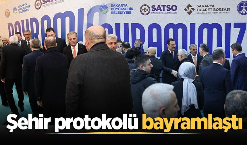 Sakarya'da il protokolü bayramlaştı