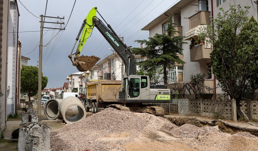 Erenler’in yeni ulaşım koridoruna SASKİ’den 5 kilometrelik yağmur suyu hattı