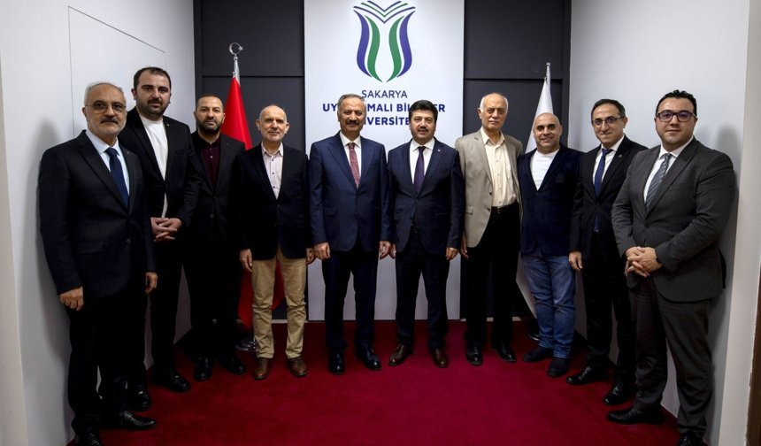 Anayasa Mahkemesi Üyesi Akçil SUBÜ’yü ziyaret etti