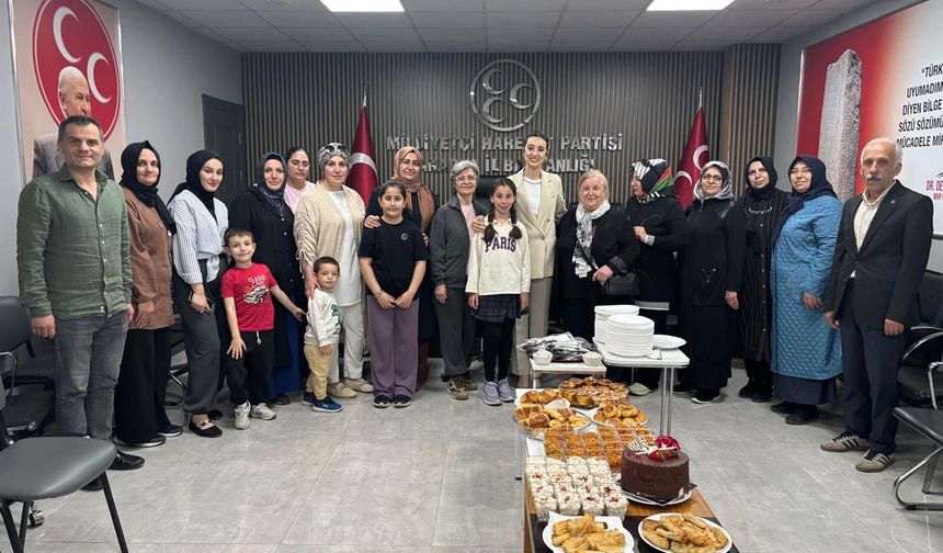 MHP Adapazarı KAÇEP Anneler Günü etkinliği düzenledi