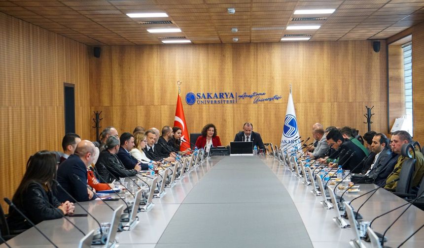 SAÜ İşletme Fakültesi Yeni Danışma Kurulu toplandı
