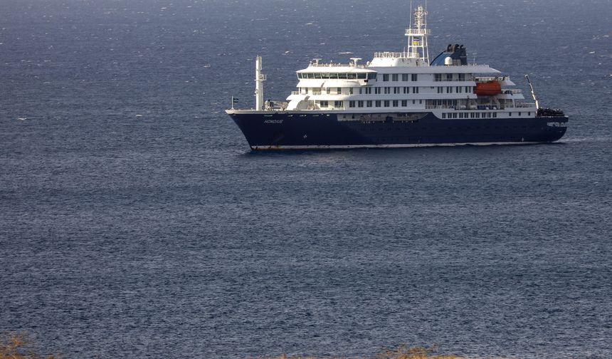 Hantavirüsü salgının yaşandığı gemi Kanarya Adaları’na ulaştı