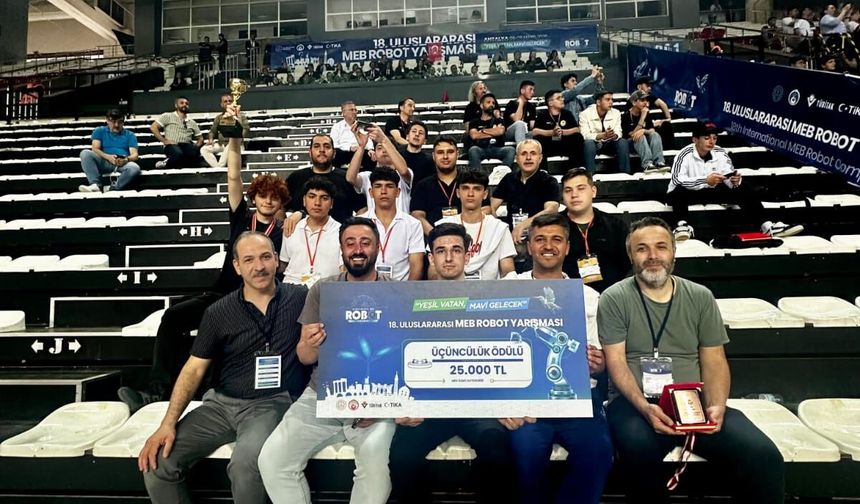Sakarya’ya robotik alanında Türkiye derecesi