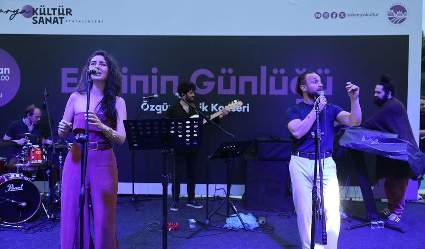 Ezginin Günlüğü konseriyle Millet Bahçesi’nde müzik şöleni yaşandı
