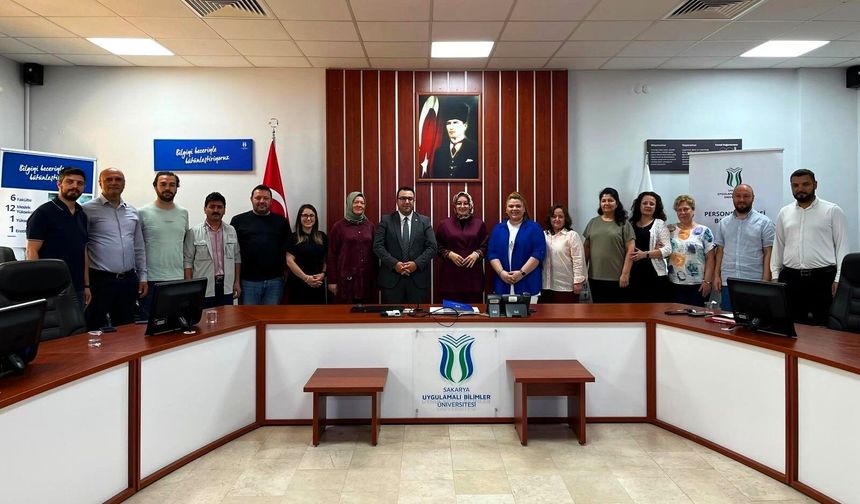 SUBÜ’de yönetsel iletişim becerileri ele alındı