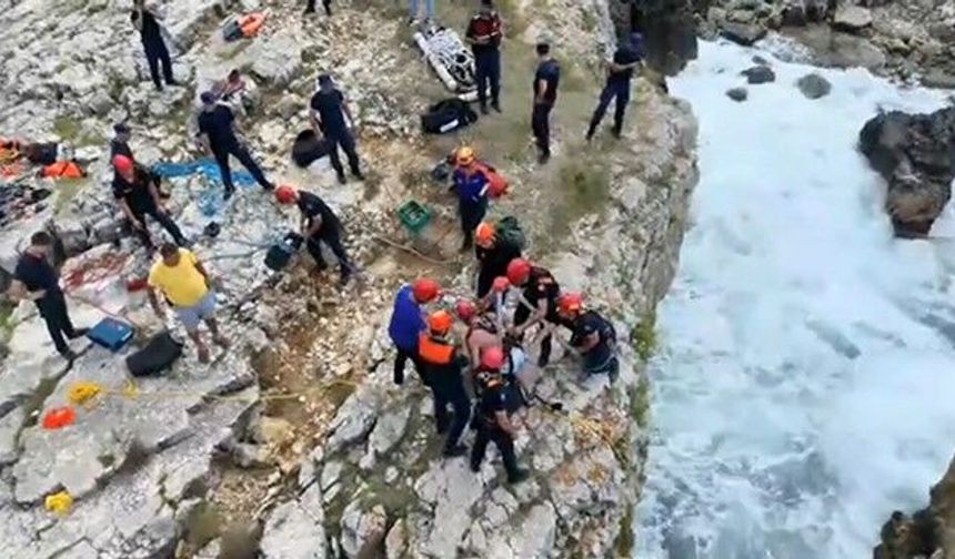 Kayalıklarda kurtarma operasyonu