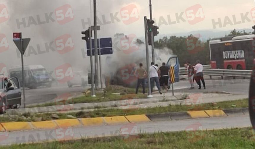Minibüsten bir anda dumanlar yükseldi