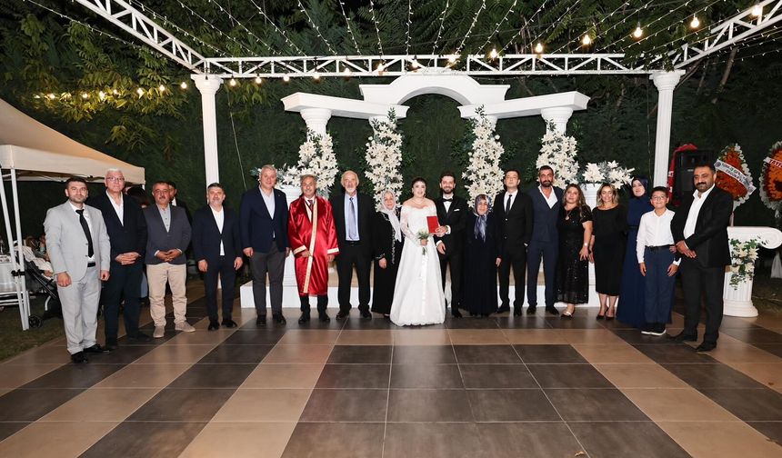 Gazeteci Mehmet Karakaş’ın oğlu evlendi