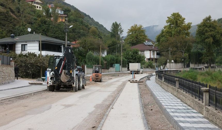 Hendek'te saha çalışmaları sürüyor