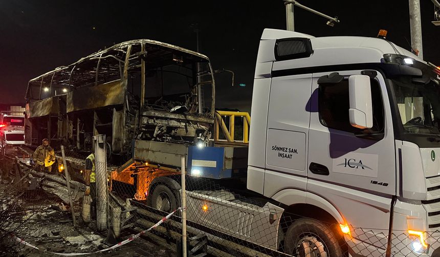 Yanan otobüste hayatını kaybedenlerin cesetleri Adli Tıp Kurumu'na kaldırıldı