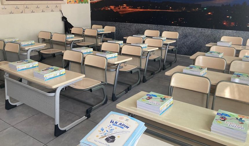 Sakarya'da ücretsiz ders kitapları sıralara ulaştı