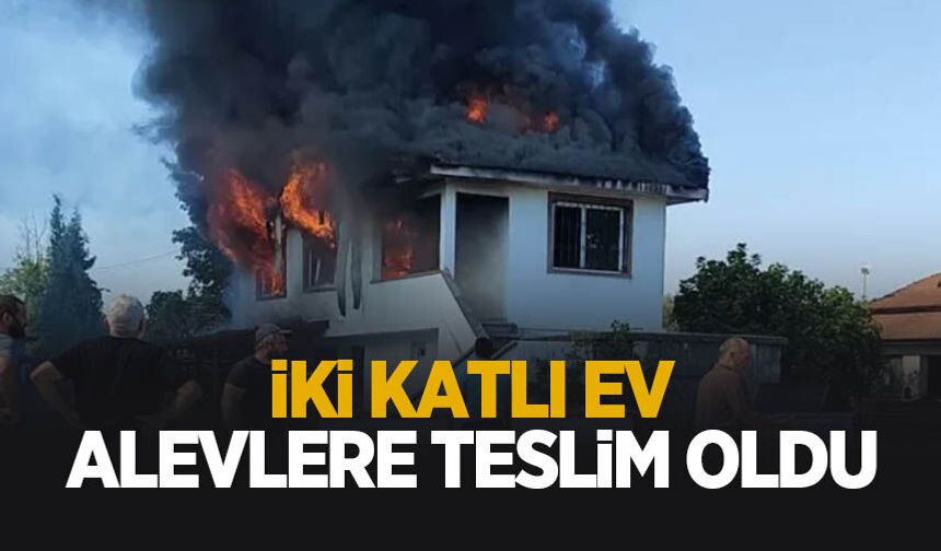 İki katlı ev alev alev yandı