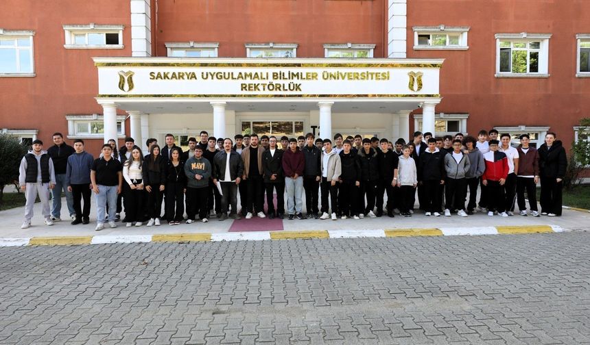 Meslek lisesi öğrencileri SUBÜ’yü ziyaret etti