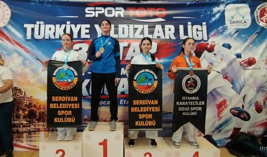 Serdivan’ın karatecilerinden 25 madalyalık büyük başarı