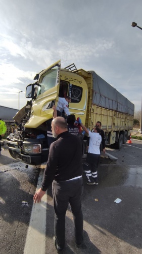 Sakarya TEM Otoyolunda feci kaza! Çok sayıda yaralı var