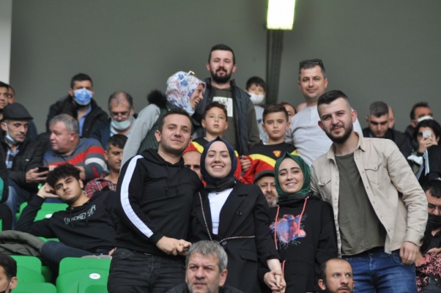 Sakaryaspor-Serik Belediyespor maçından fotoğraflar