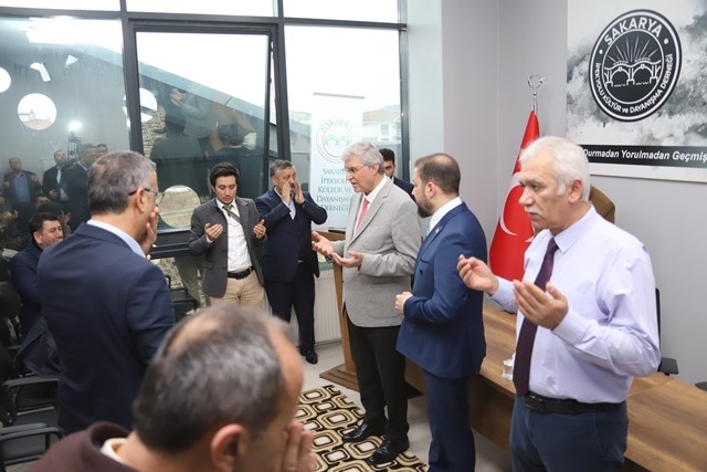 thumbnail_İpekyolu Derneği Merkez Ofisini Törenle açtı (29)