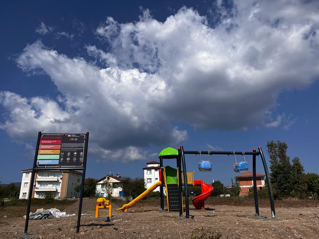81 mahallede çocuk oyun gruplarının montajları tamamlanıyor2