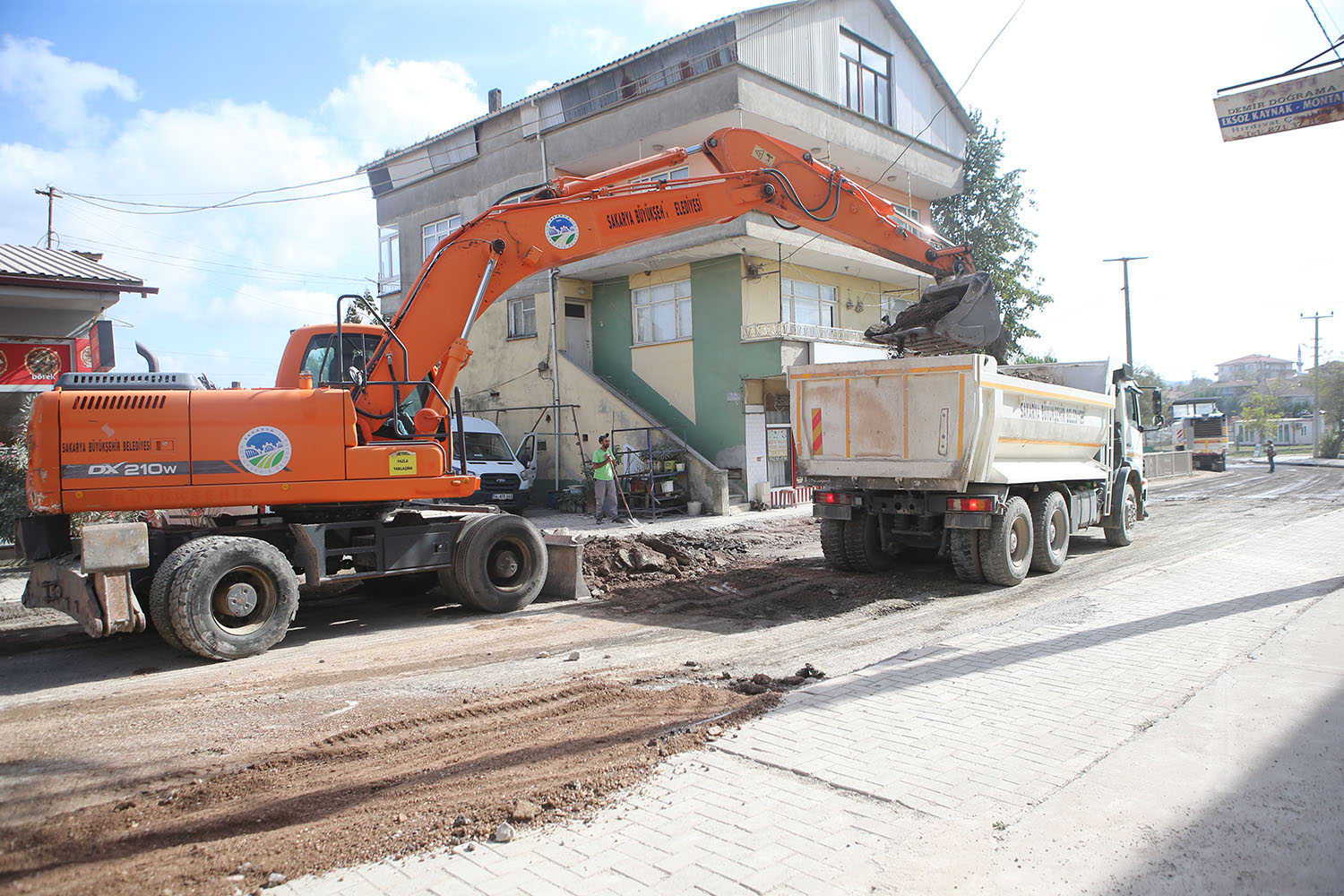 Başkan Yüce’den Kaynarca’nın altyapısı tamamlanan kısımlarına asfalt müjdesi2