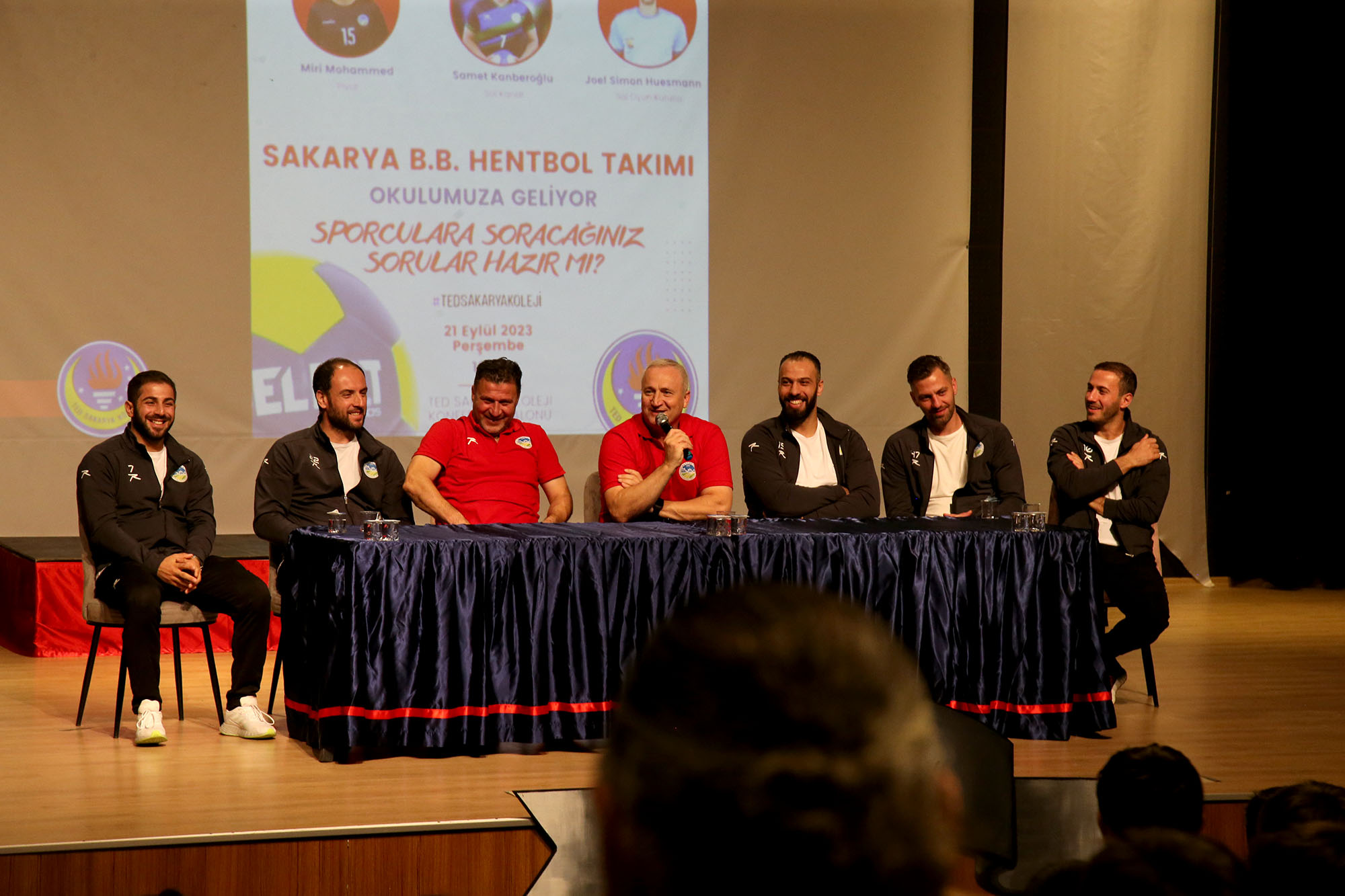 Büyükşehir hentbol minik sporseverlerle buluştu1