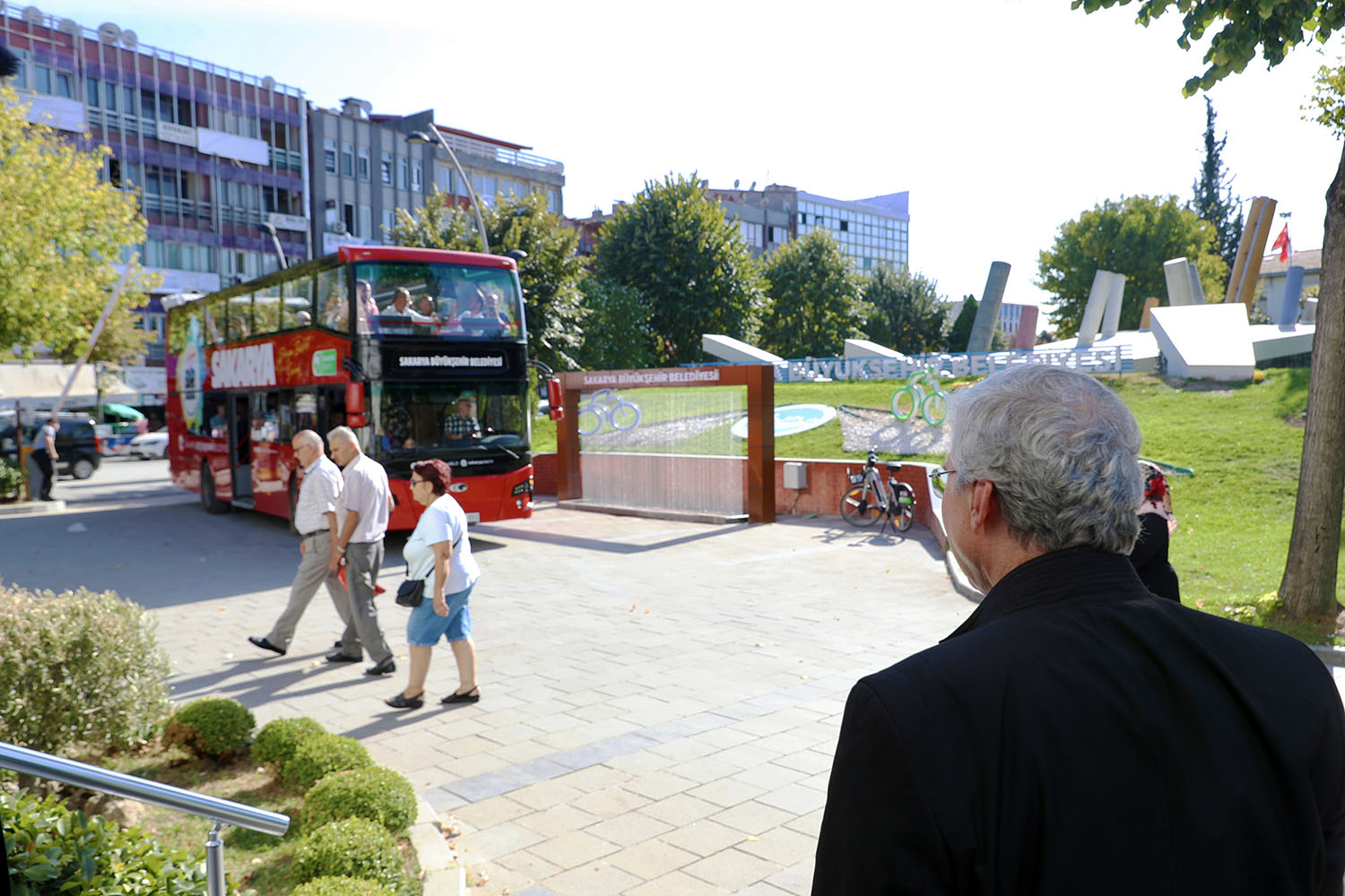 Turizm otobüsüyle şehir turu Unutamayacakları bir gün yaşadılar 2