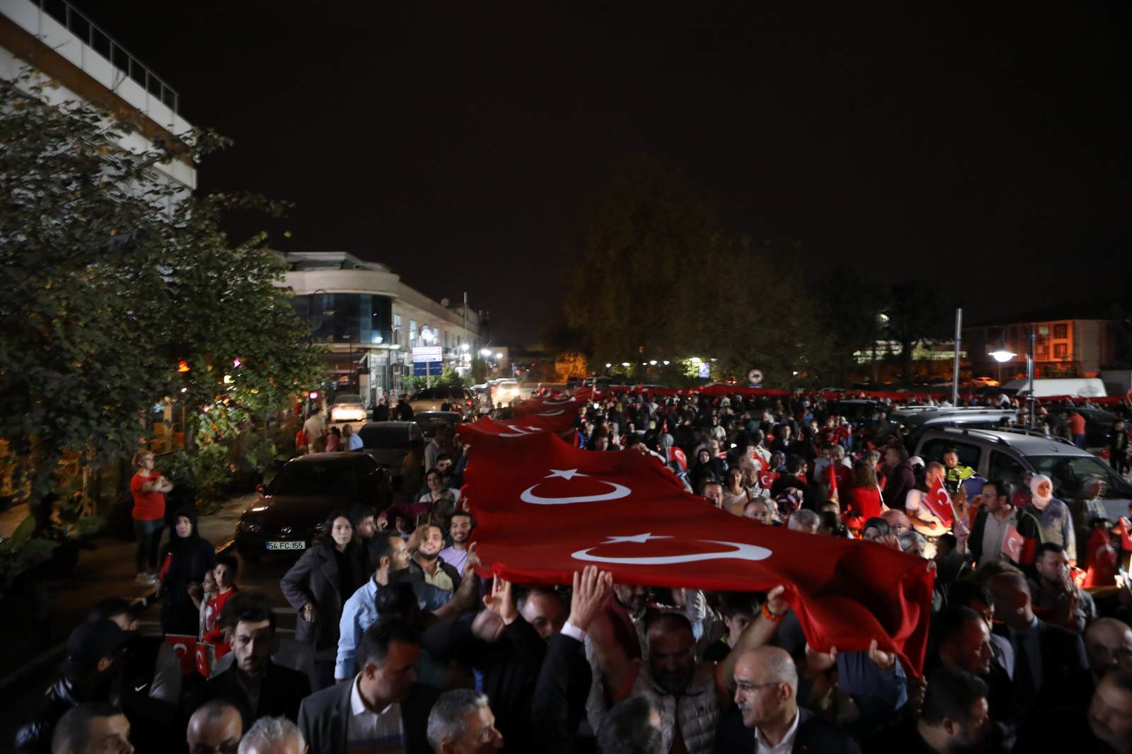 Arifiye’de 100. Yıl Fener Alayı Düzenlendi.