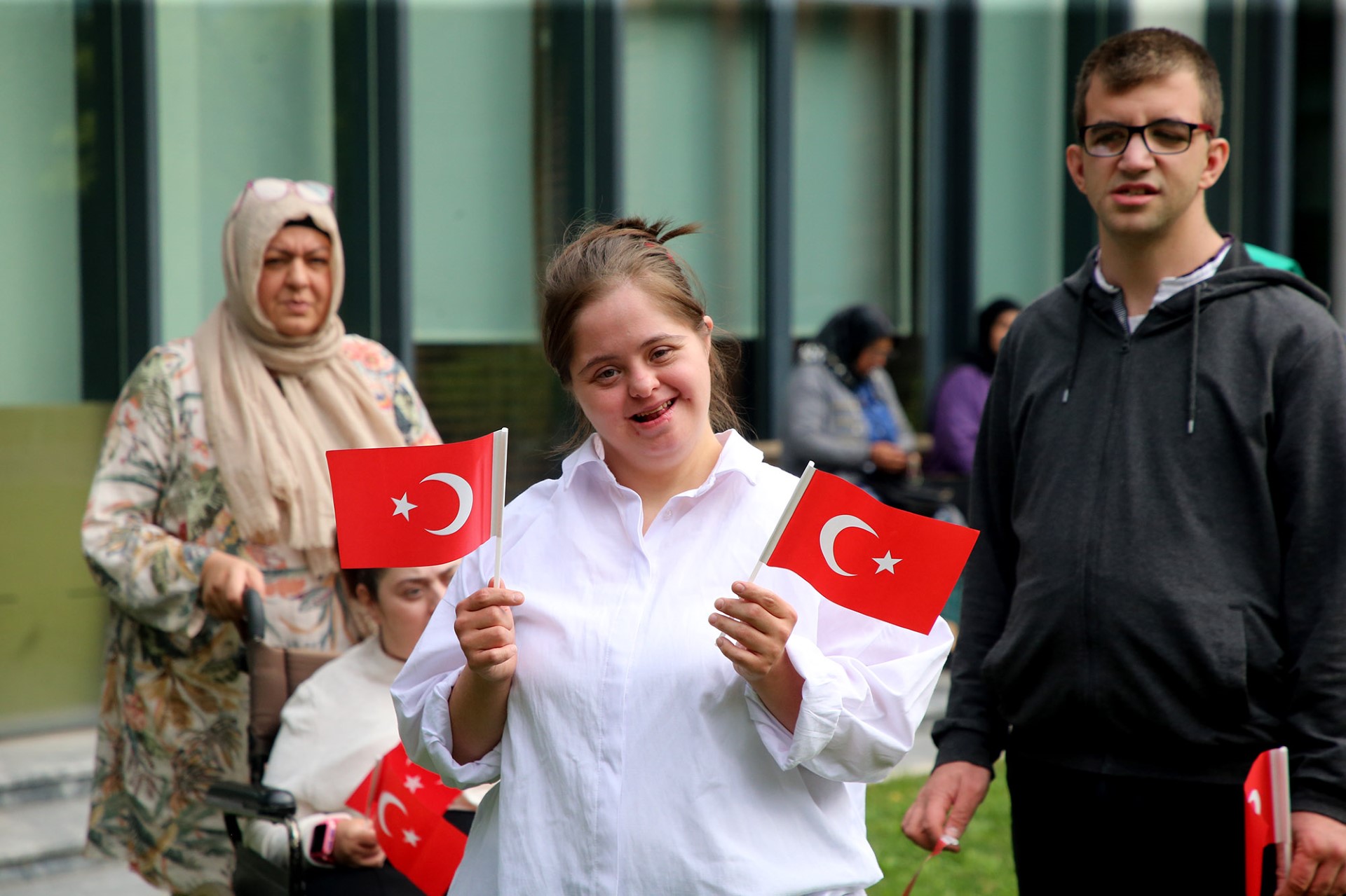 Büyükşehir SGM’den harika gösteri “Cumhuriyet 100 yaşında!”
