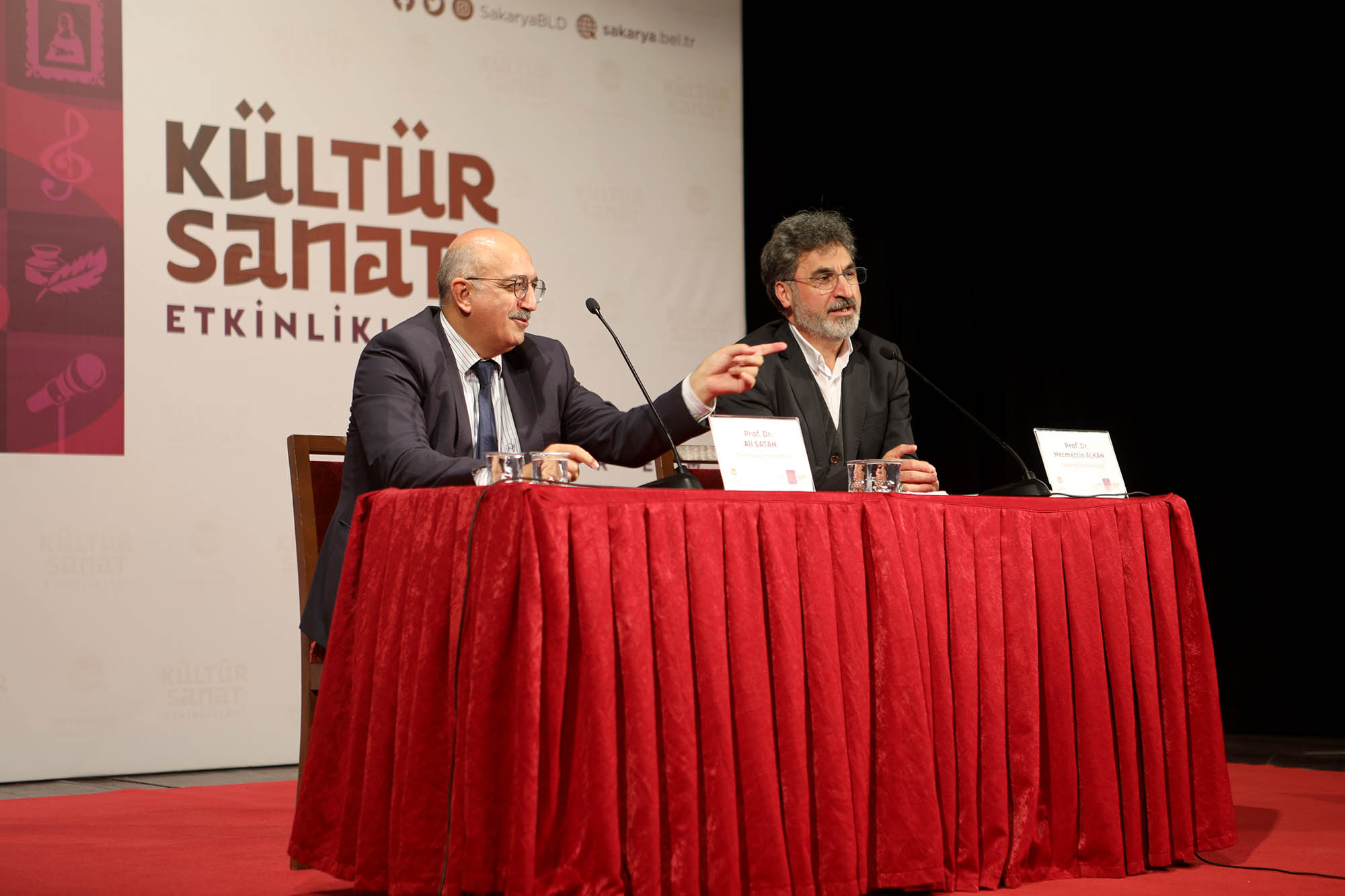 İki değerli profesörün bakışıyla Cumhuriyet’in dünü ve bugünü 