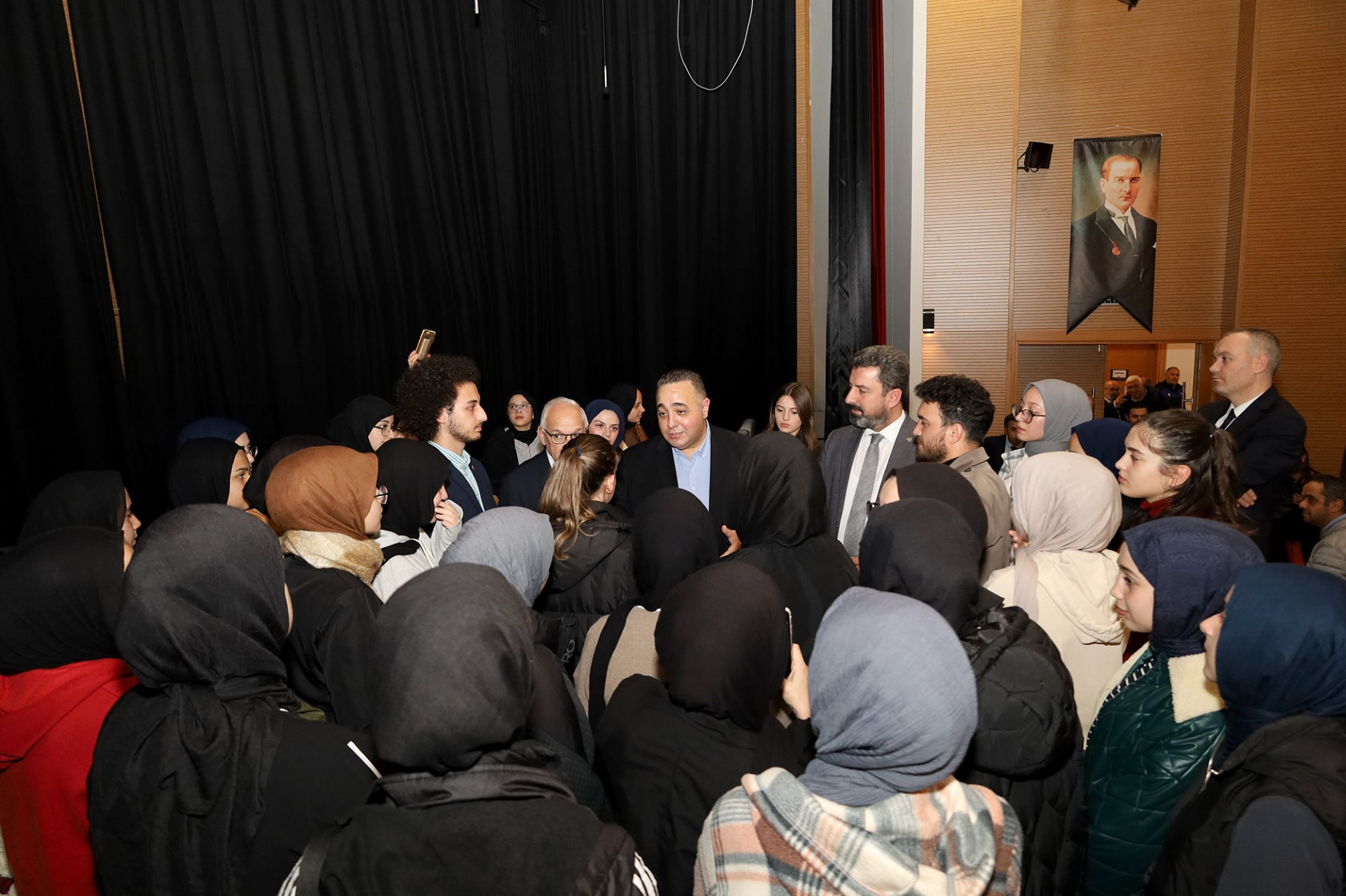 Gazeteci Zafer Şahin’den gençlere sosyal medya uyarısı4