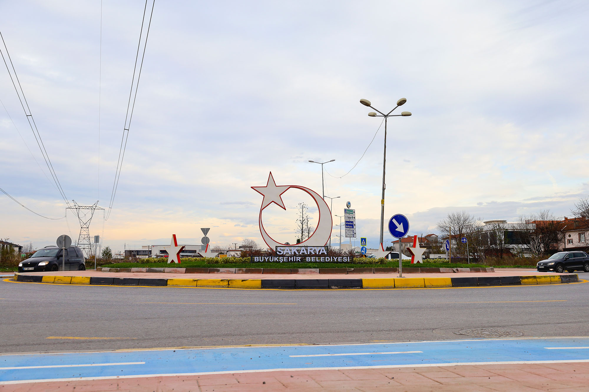 Büyükşehir Şehit İlhan Aras'a %22Ay Yıldızla%22 Güzellik Kattı