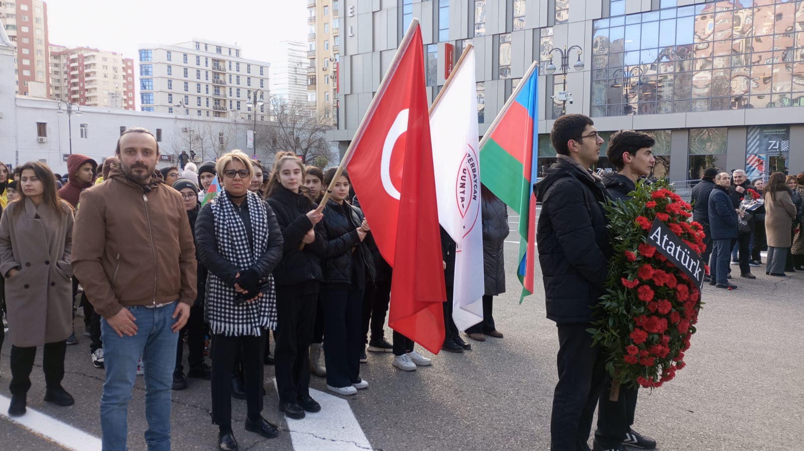 Baro Başkanı Yıldız Hocalı Soykırımı'nın Yıl Dönümünde Bakü'deki Resmi Törene Katıldı