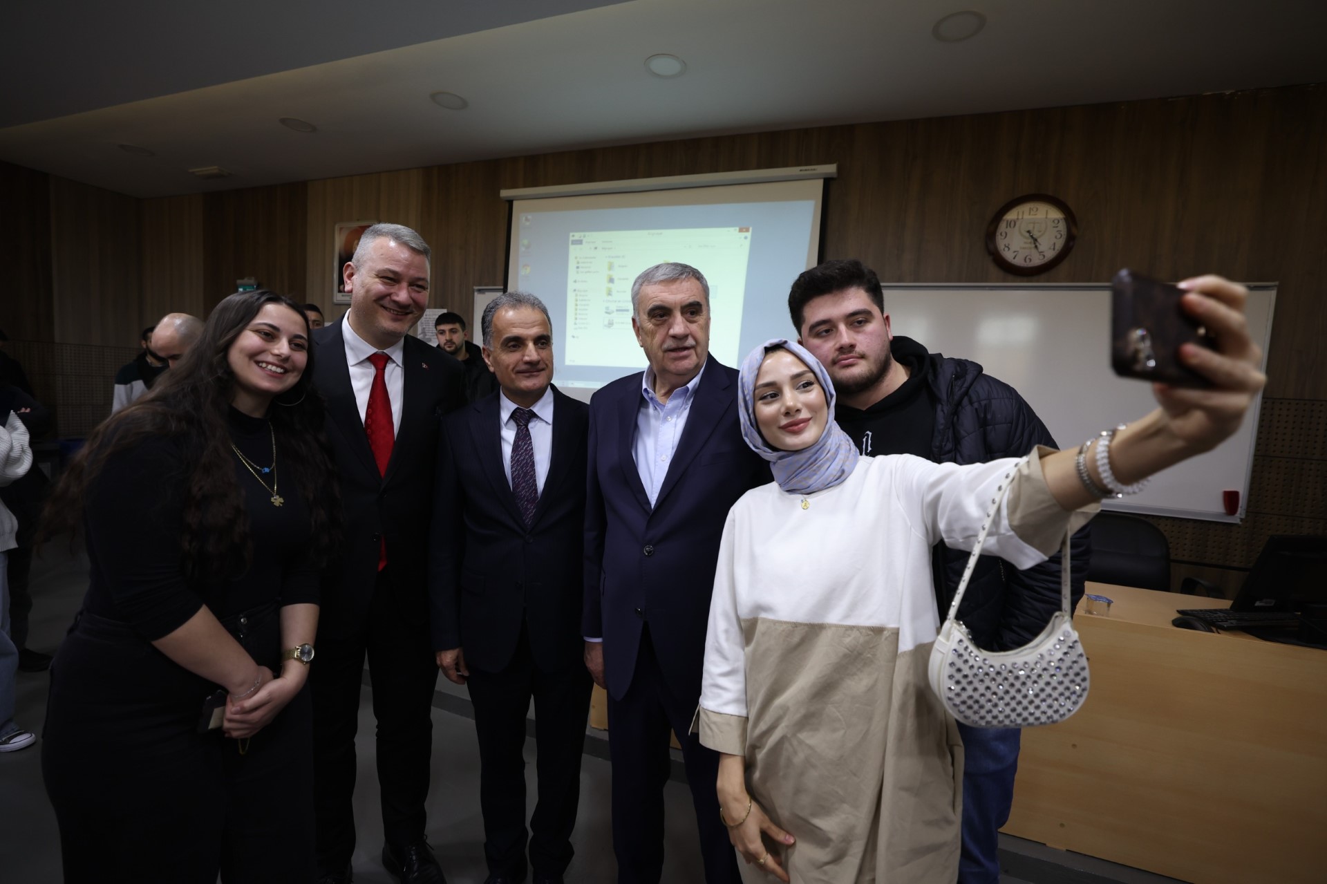 Başkan Adayı Osman Çelik Sakarya Üniversitesi’ni Ziyaret Etti4
